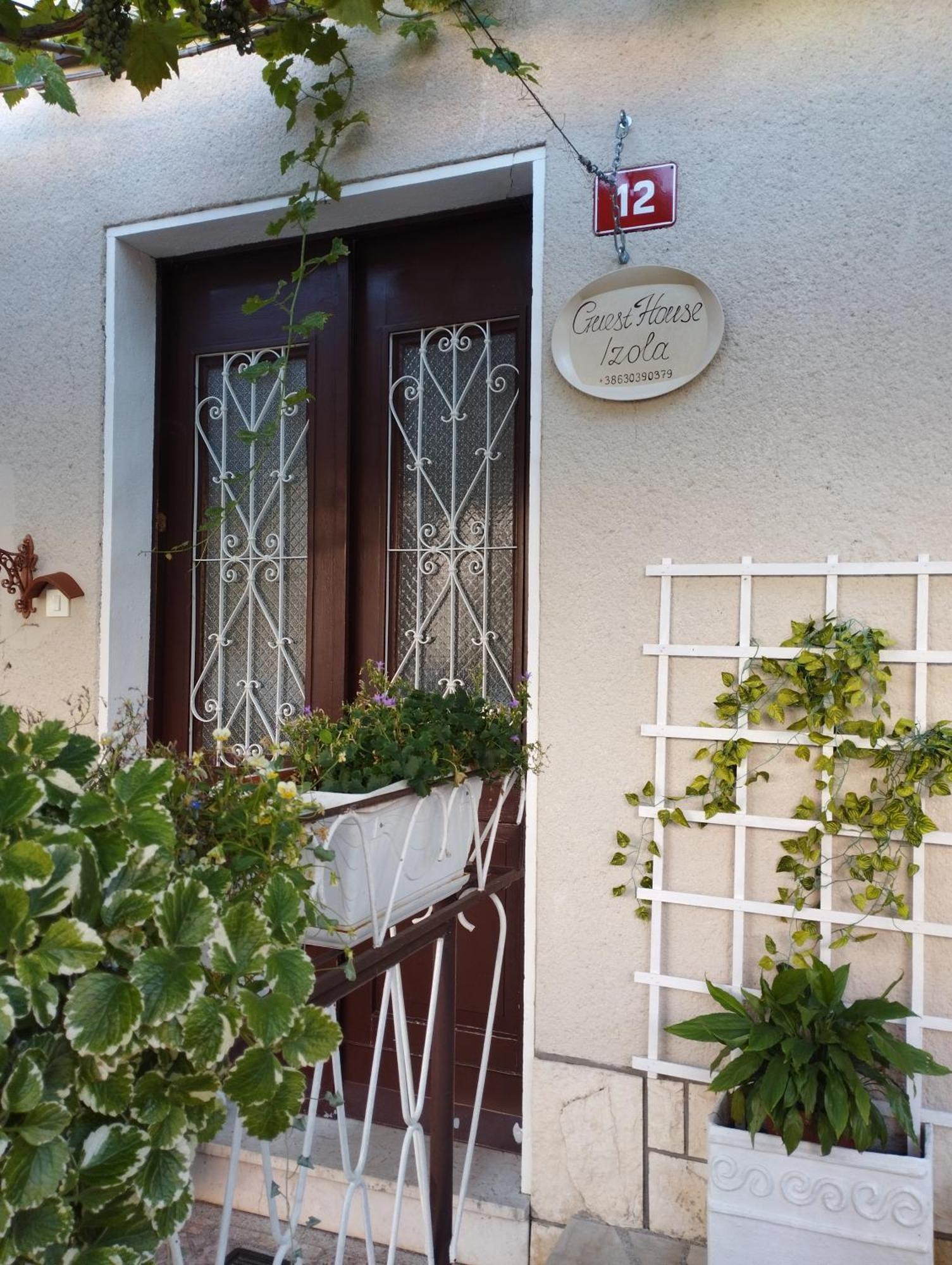 Guest House Izola Eksteriør billede